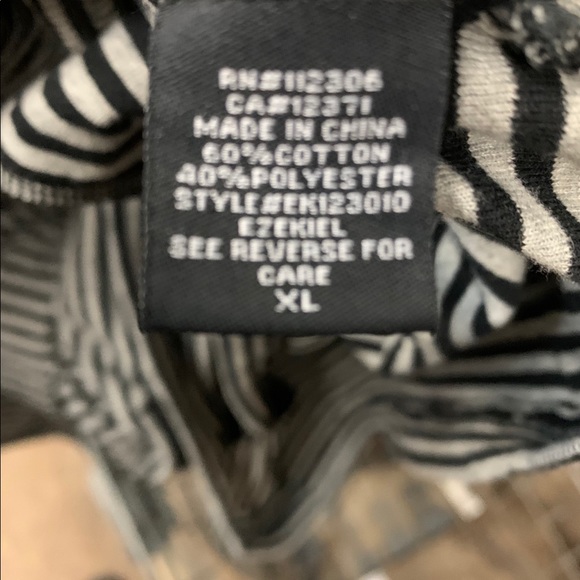 Ezekiel hoodie xl grey black stripes 3 buttons - Picture 6 of 6